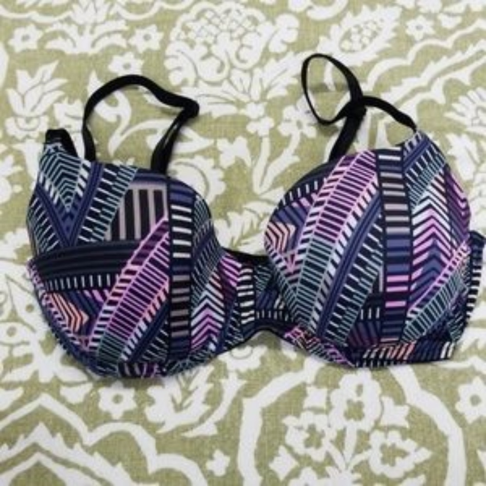 PINK Bra Sz 32D Wear Everywhere Lightly Lined